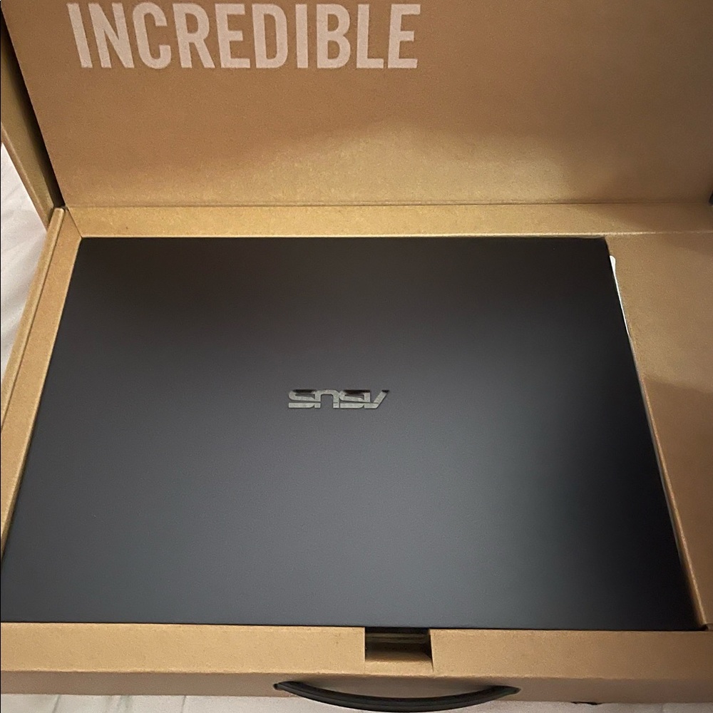ASUS Expertbook Laptop - Picture 2 of 7